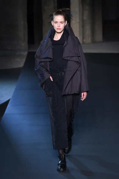 Look 18